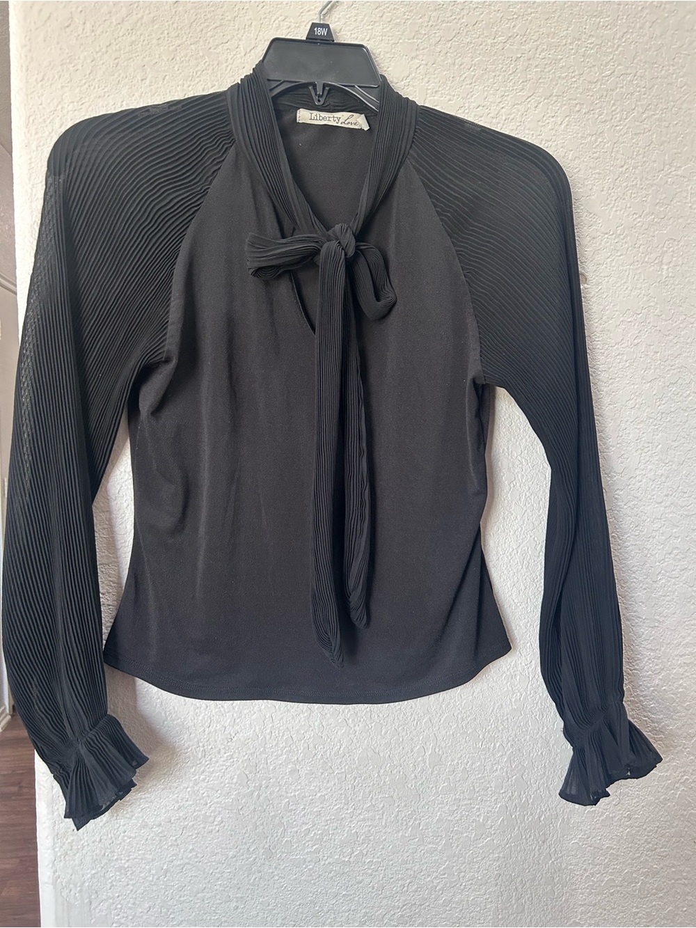 Liberty Love Black Tie-Neck Pleated-Sleeve Blouse